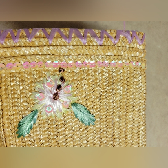 Nwot vintage Handcrafted Straw Clutch with Floral Embroidery and sequins - Picture 6 of 12